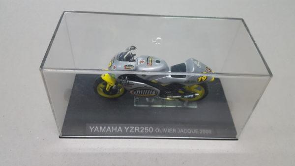Modellino Yamaha Yzr250 Olivier Jacque 2000