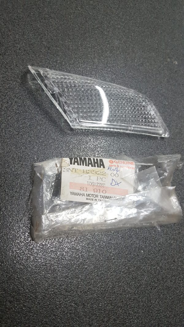 LENTE FRECCIA LAMPEGGIATORE ANTERIORE DESTRO YAMAHA MBK SORRISO - 3NTH33220000