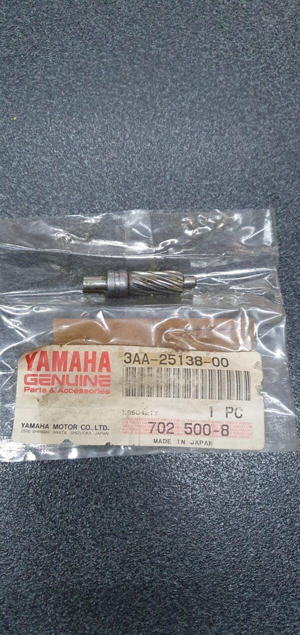 PIGNONE RINVIO CONTACHILOMETRI TACHIMETRO YAMAHA MBK PER BOOSTER - 344251380000