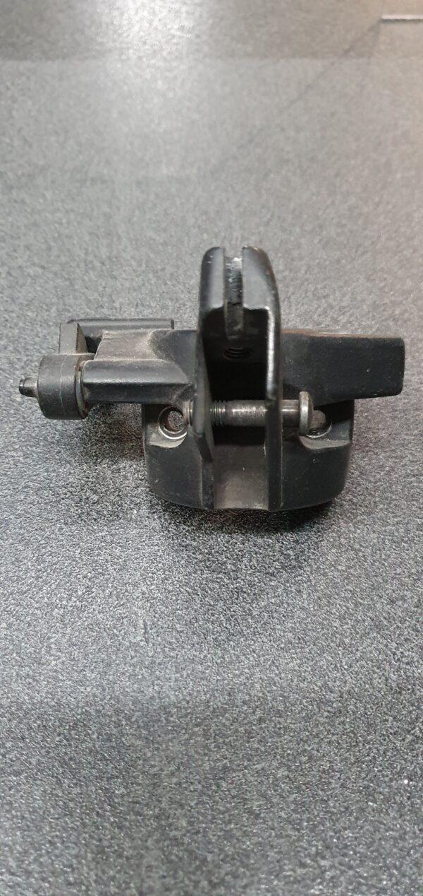 SUPPORTO PORTALEVA SINISTRO USATO PER YAMAHA MBK BOOSTER - 3VLH29100000