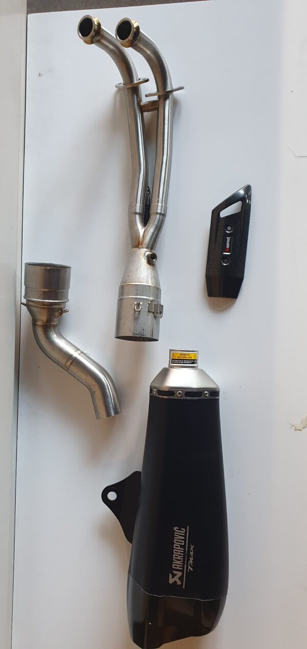 MARMITTA AKRAPOVIC COMPLETA PER YAMAHA TMAX 560 - 907983090900