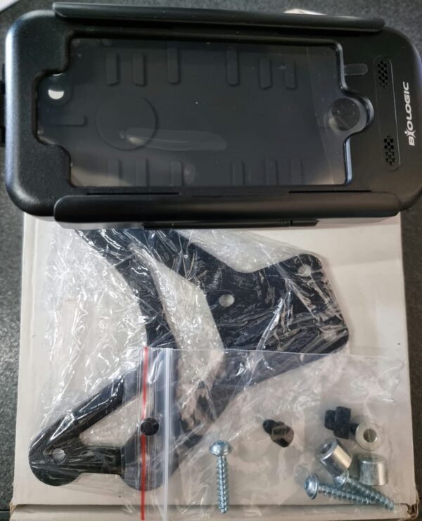 SUPEROFFERTA!! SUPPORTO PER IPHONE YAMAHA MT-09 dal 2014 - YMEPHHLB0000