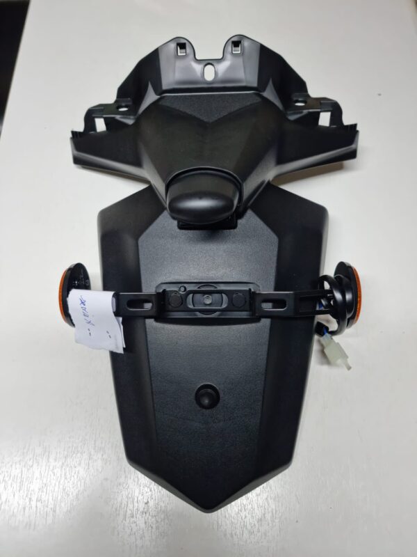 PARAFANGO POSTERIORE COMPLETO PER YAMAHA XMAX 125/300/400 -