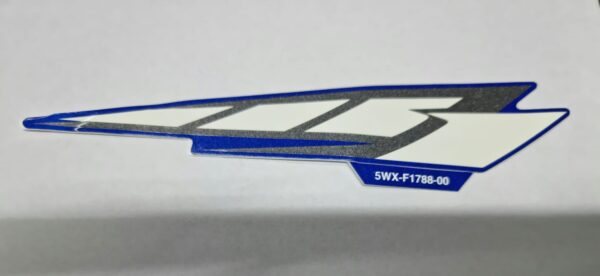 EMBLEMA SINISTRO PER CODONE YAMAHA TZR - 5WXF17880000