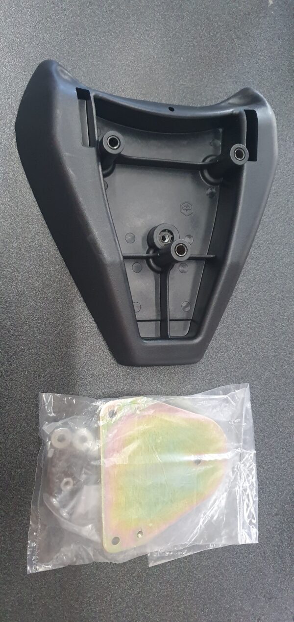 KIT ATTACCO BAULETTO PER PIAGGIO LIBERTY - 620084